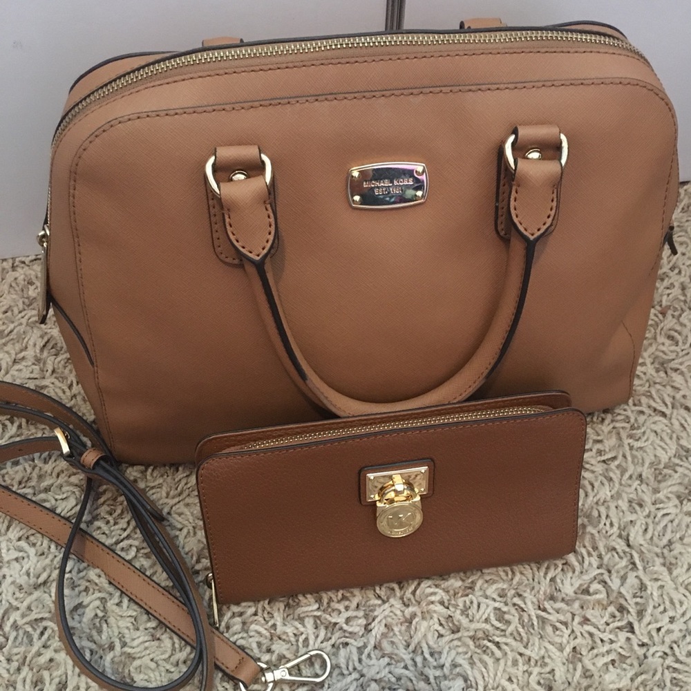 Clean Design Michael Kors Satchel w/ Wallet Set